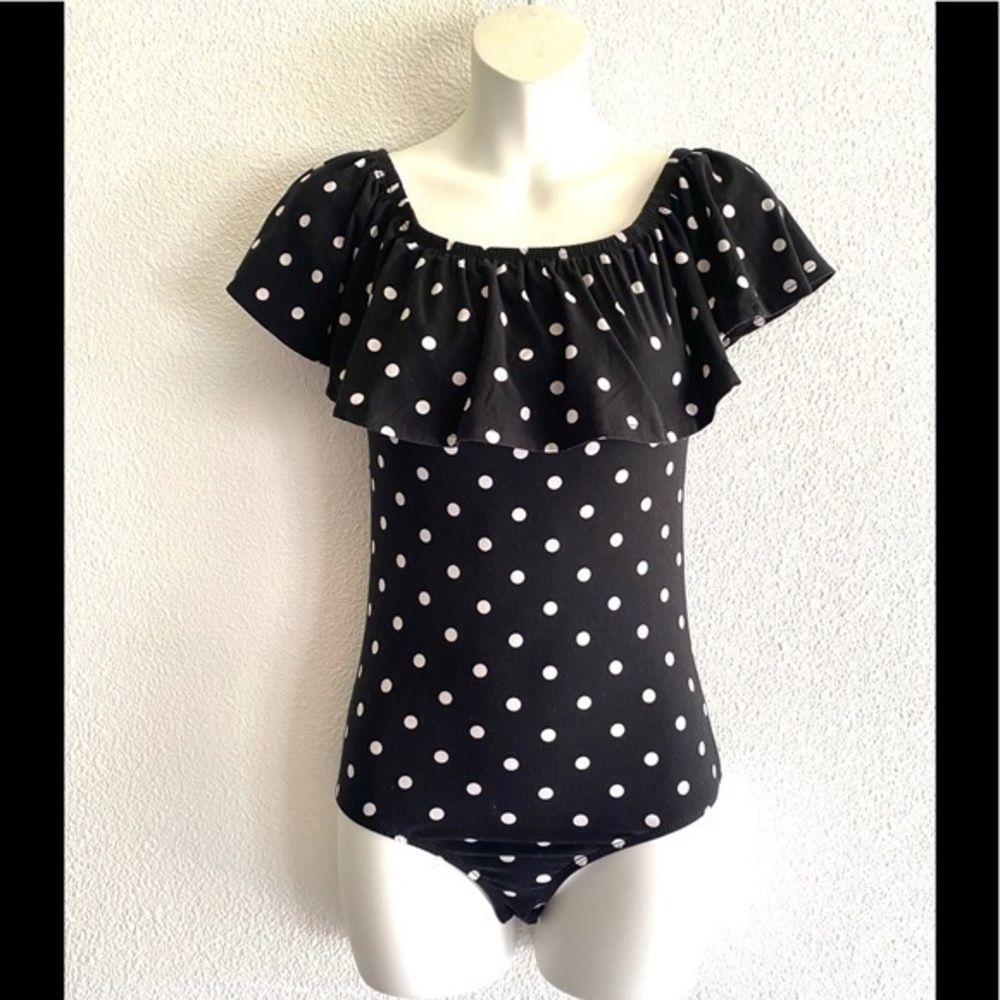 No boundaries woman’s Polkadot bodysuit size XS